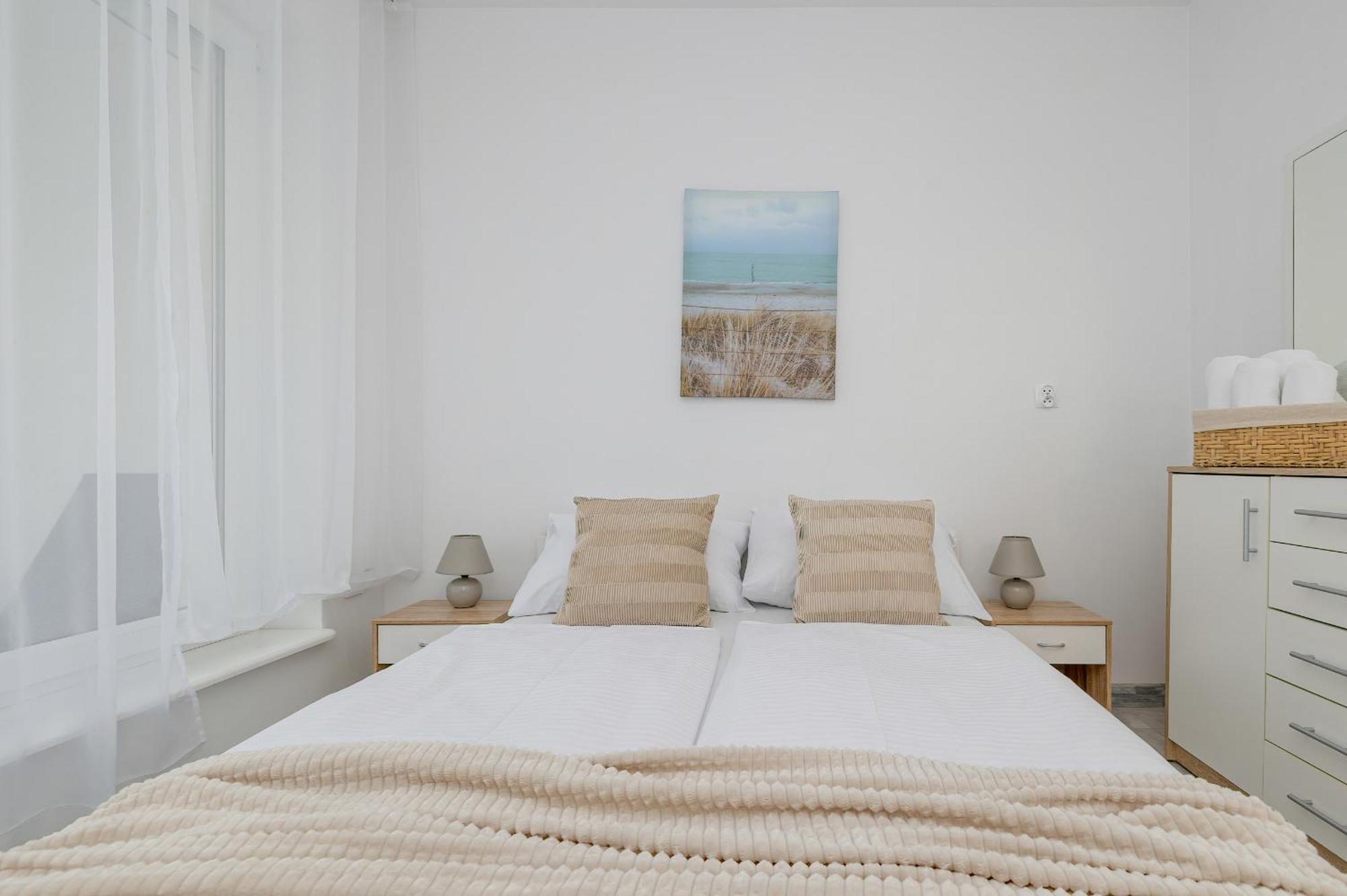 Family Apartments Herberta With Terrace And Parking By Rent Like Home Swinoujscie Exterior photo