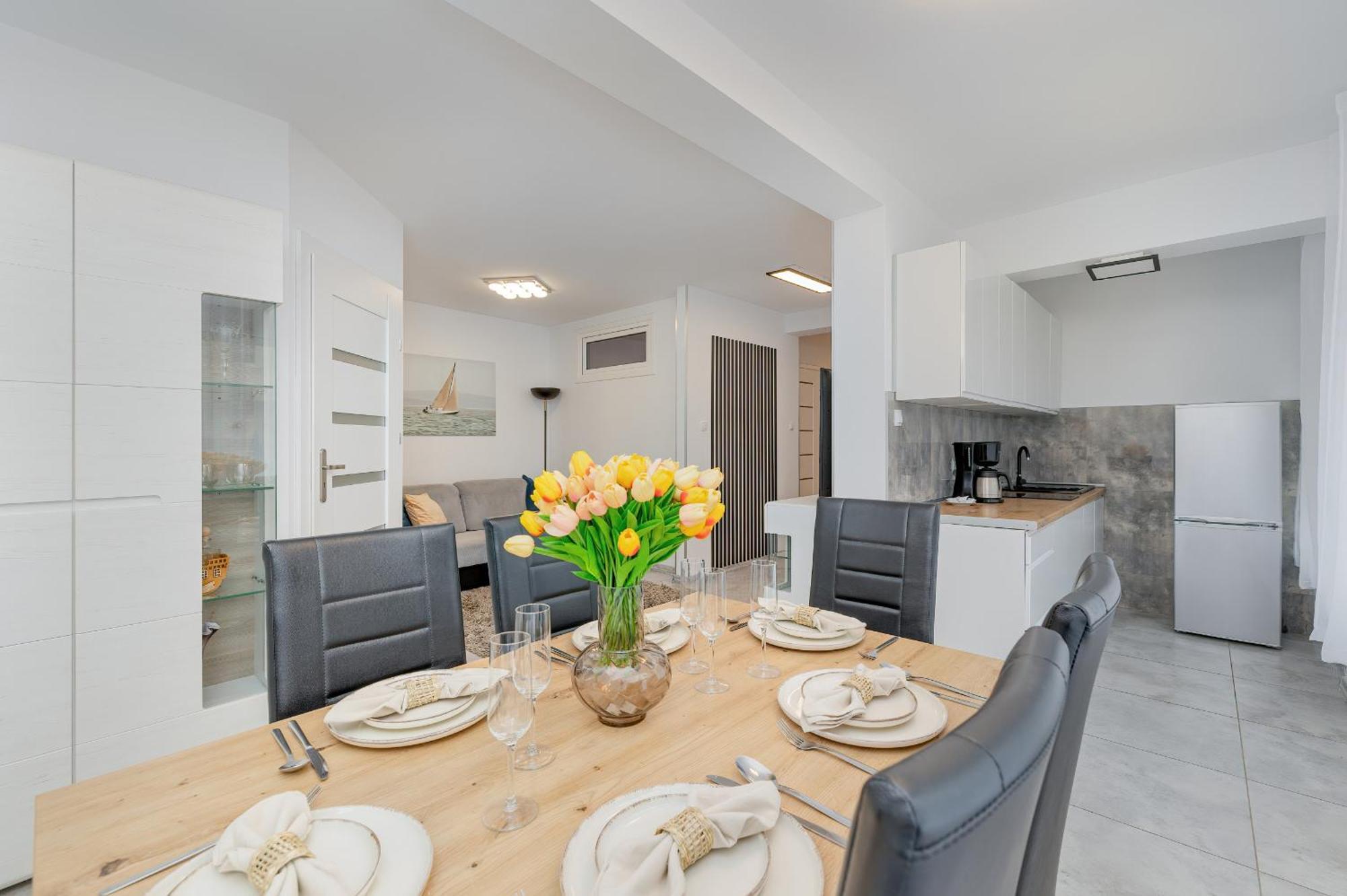 Family Apartments Herberta With Terrace And Parking By Rent Like Home Swinoujscie Exterior photo