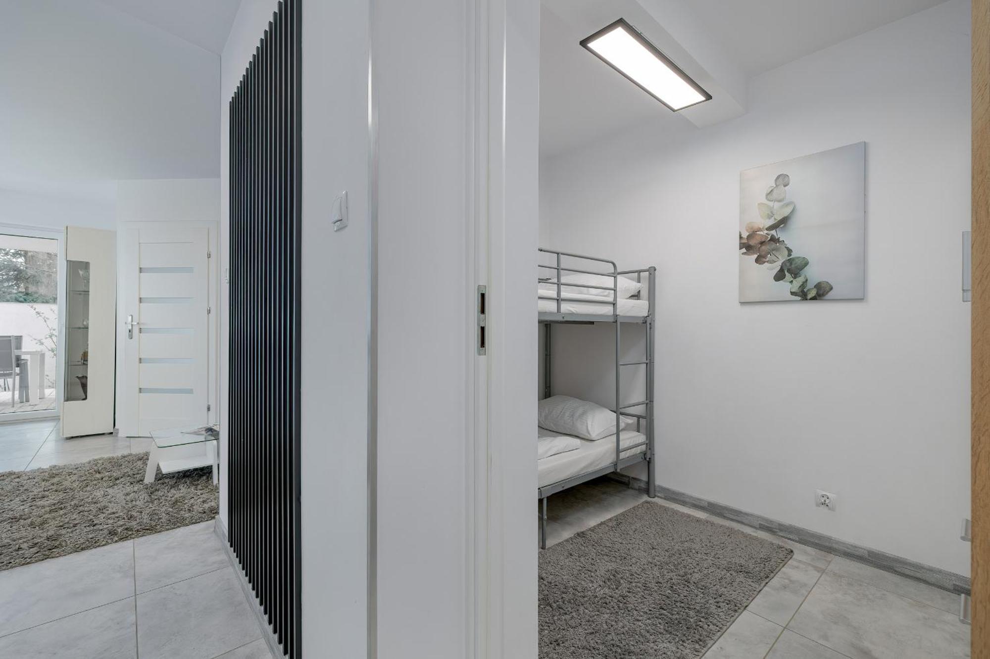 Family Apartments Herberta With Terrace And Parking By Rent Like Home Swinoujscie Exterior photo
